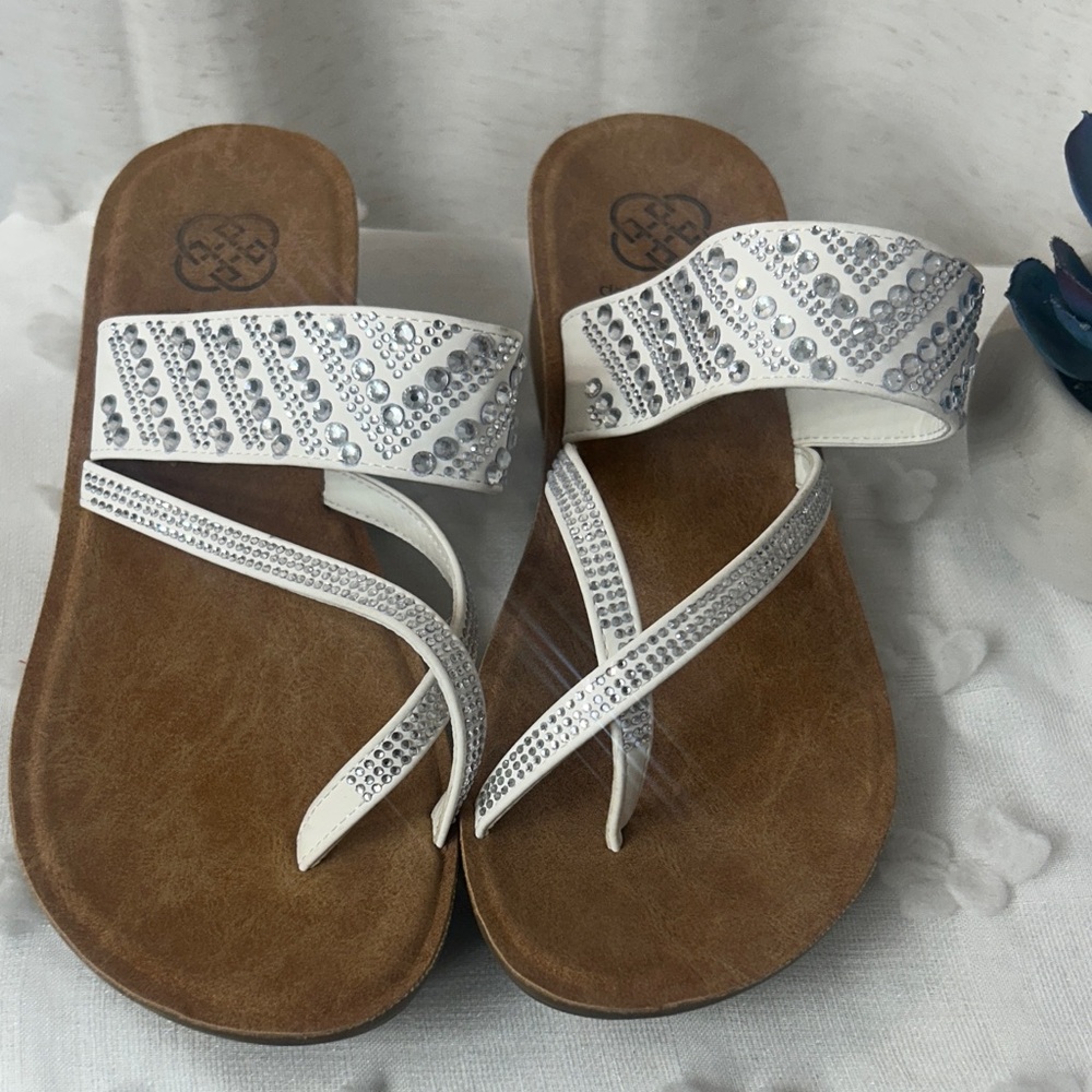 Daisy Fuentes White Rhinestone Strappy Sandals